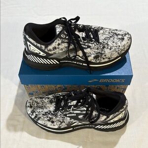 Brooks Adrenaline GTS Black and White Sneakers